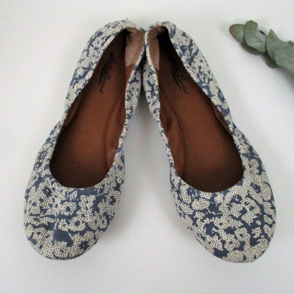 Lucky Brand Shoes - Lucky Brand Canvas Flats Blue White Floral 9.5